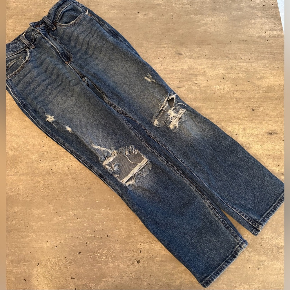 Hollister Curvy High Rise Mom Jean Size 25